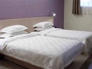 New East Hotel Csuhaj Kültér fotó
